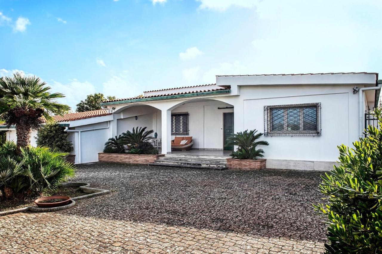 Villa Eva Crispiano Екстер'єр фото