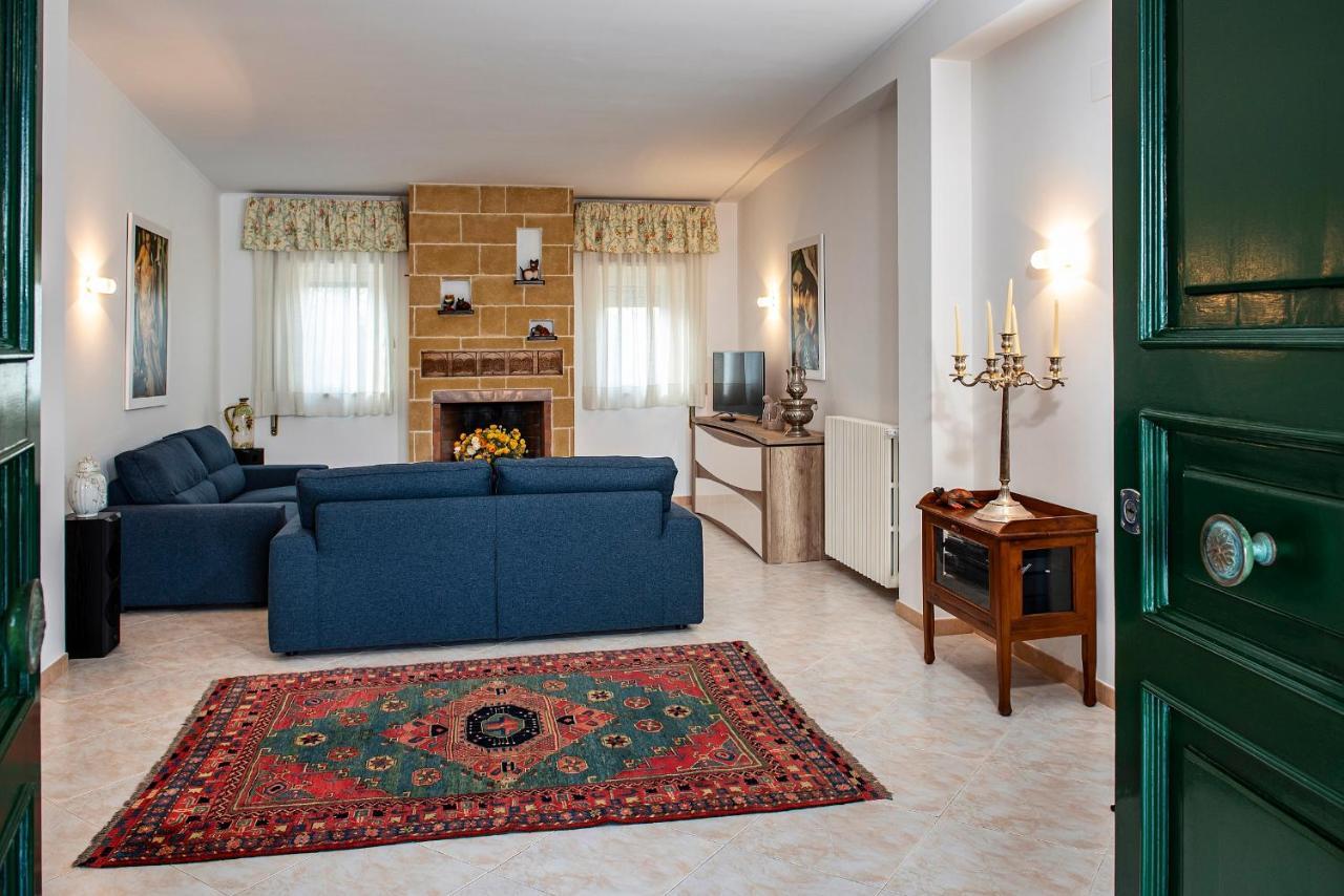 Villa Eva Crispiano Екстер'єр фото