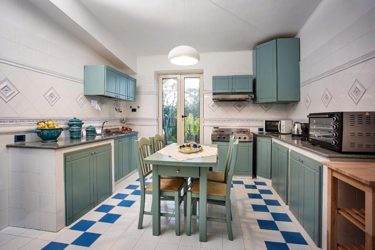 Villa Eva Crispiano Екстер'єр фото